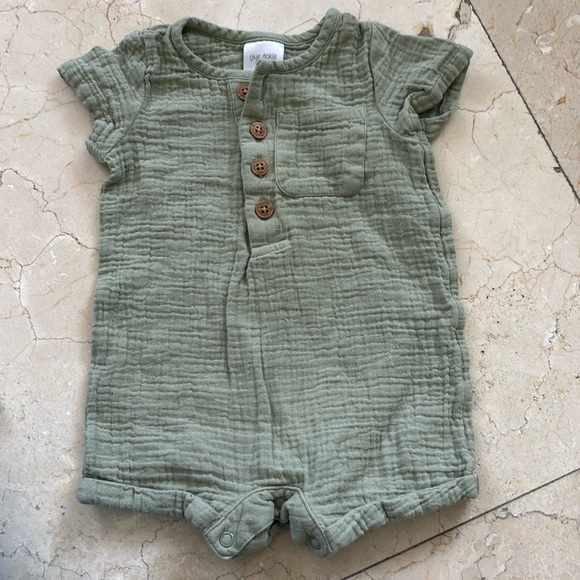 Okie‎ Dokie✨Romper Boys ✨Sz: 9M ❤️Green✨Short Sleeve✨ - Picture 1 of 6
